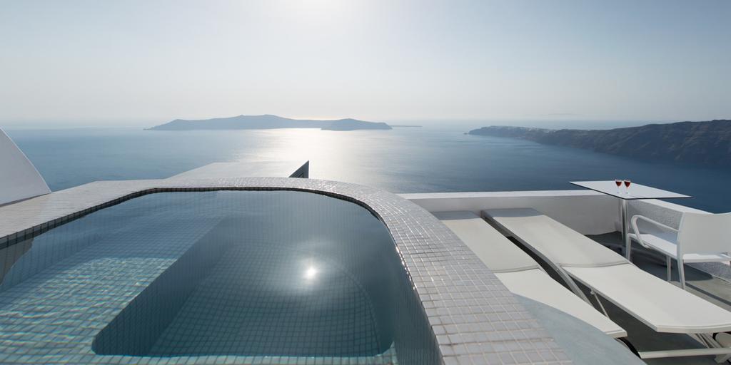 Deluxe Suite with Outdoor Heated whirlpool with Caldera View and Sunset View